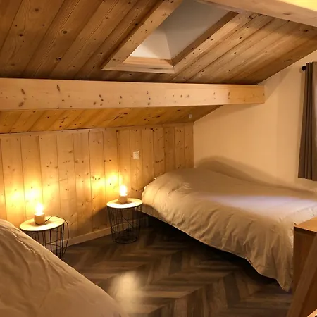 La Maison Bleue Apartment *