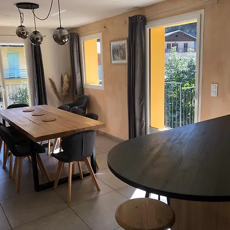 La Maison Bleue Apartment